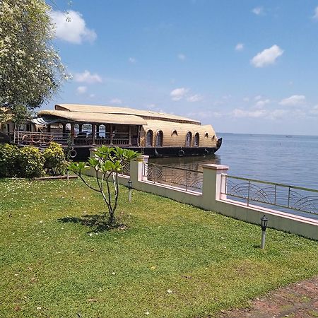 Aqua Castle Houseboat - By Aqua Jumbo Houseboats Hotel Alappuzha Exterior photo