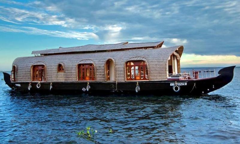 Aqua Castle Houseboat - By Aqua Jumbo Houseboats Hotel Alappuzha Exterior photo