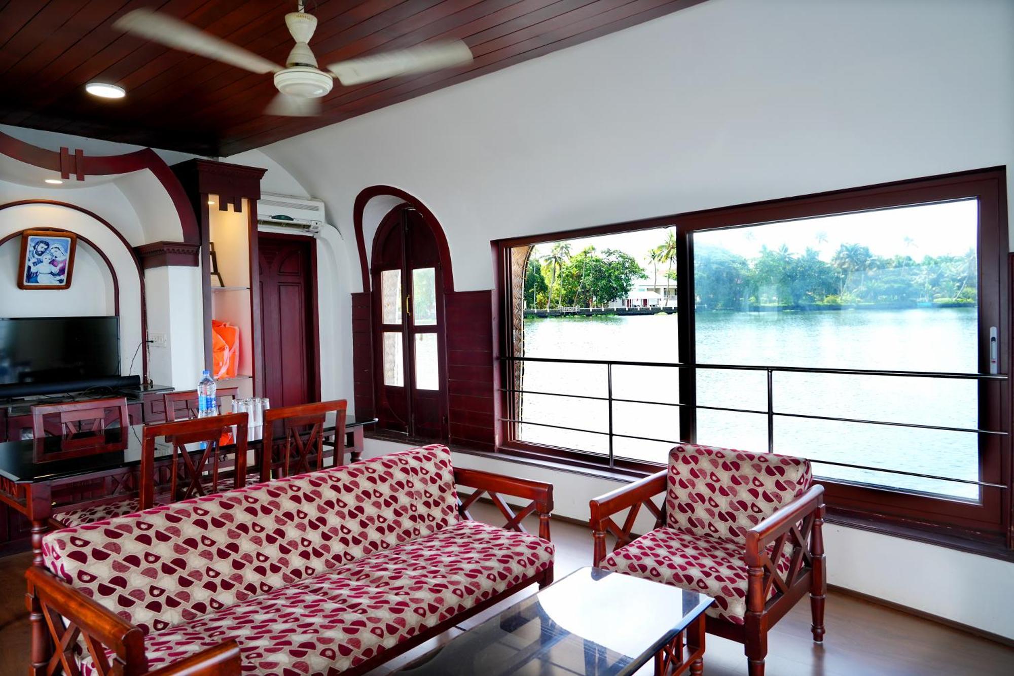 Aqua Castle Houseboat - By Aqua Jumbo Houseboats Hotel Alappuzha Exterior photo