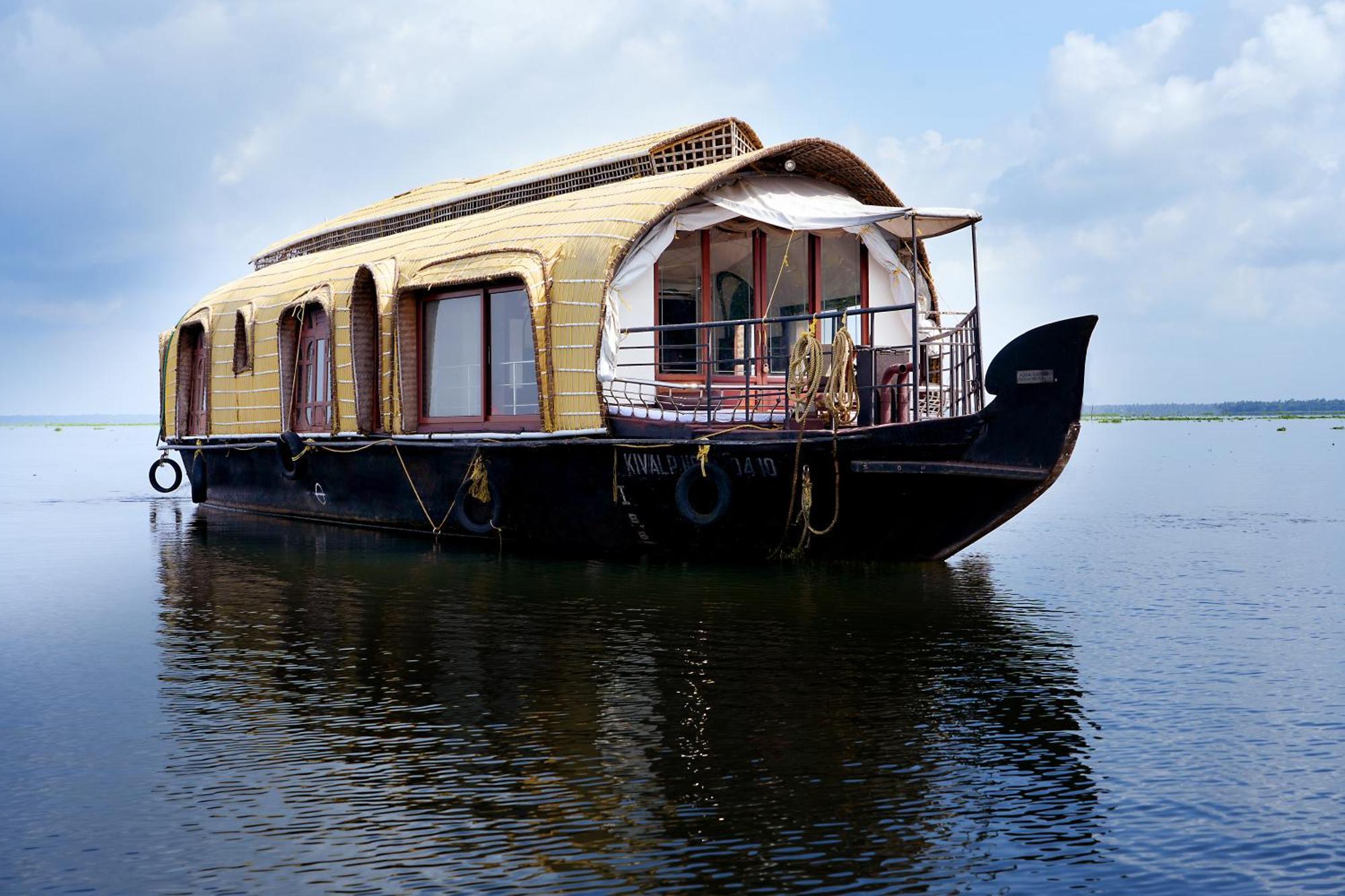 Aqua Castle Houseboat - By Aqua Jumbo Houseboats Hotel Alappuzha Exterior photo