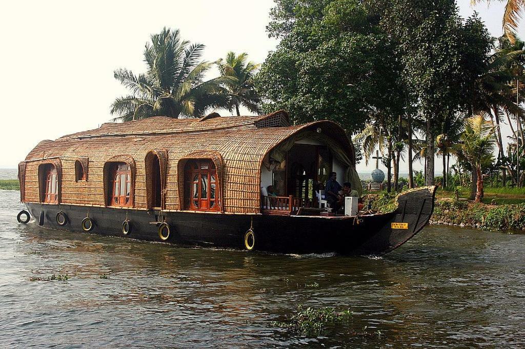 Aqua Castle Houseboat - By Aqua Jumbo Houseboats Hotel Alappuzha Exterior photo