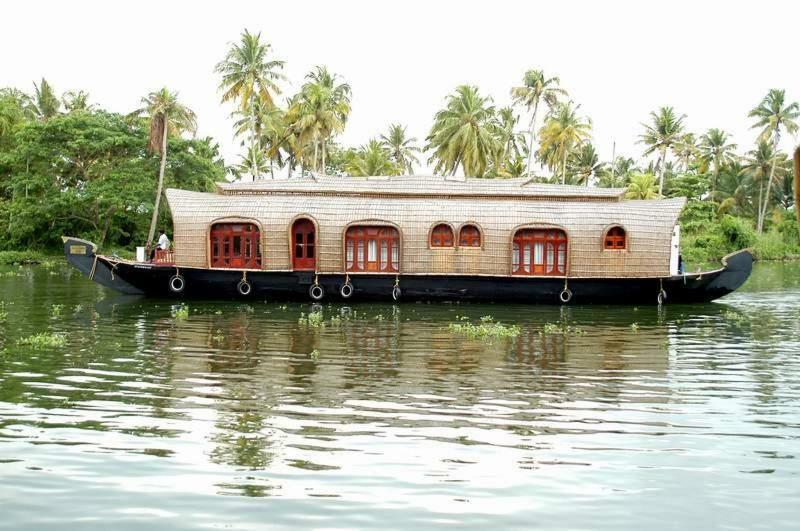 Aqua Castle Houseboat - By Aqua Jumbo Houseboats Hotel Alappuzha Exterior photo